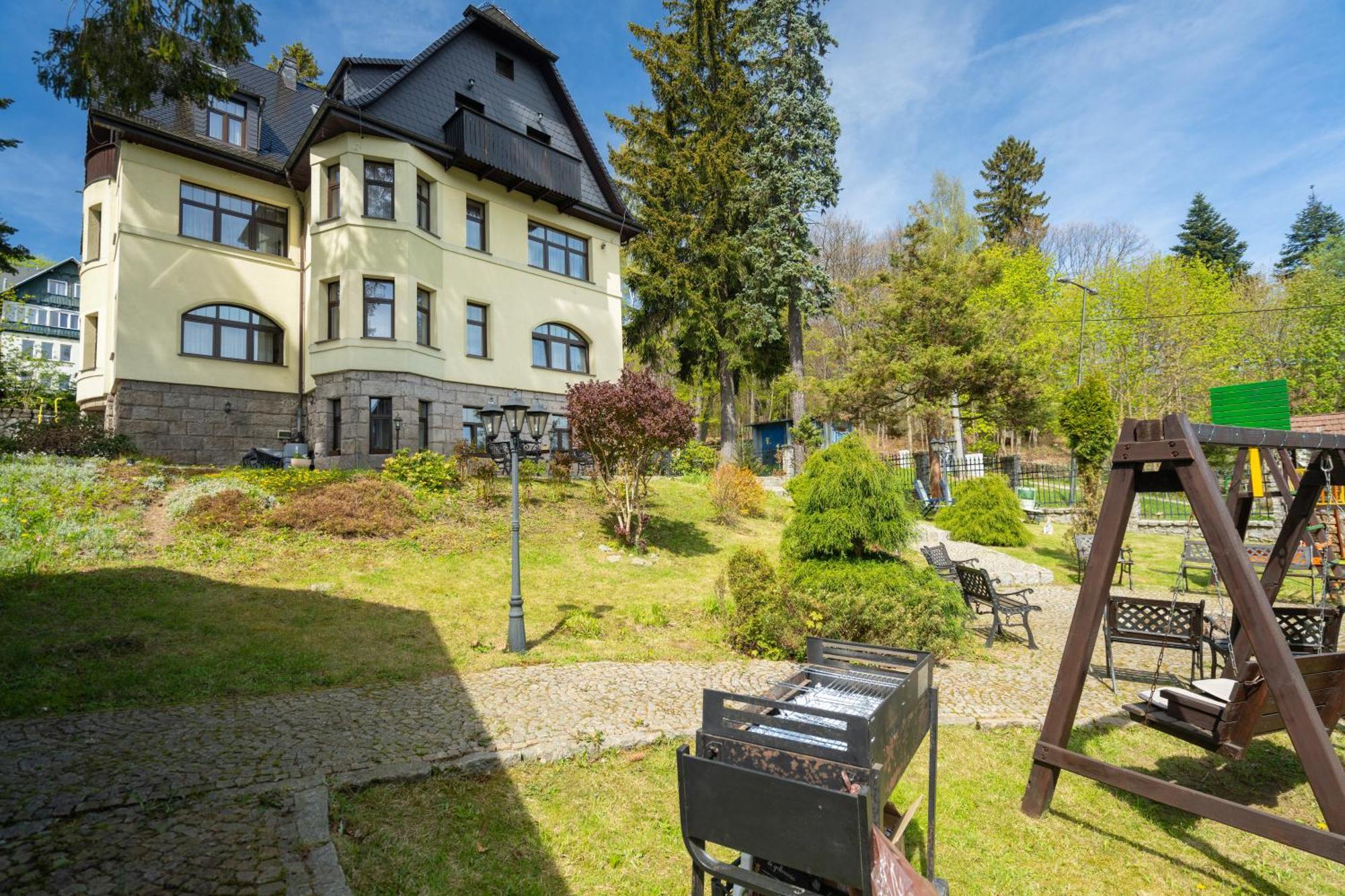 Willa Sloneczna Roza Pokoje Ze Sniadaniami Szklarska Poręba Exterior foto